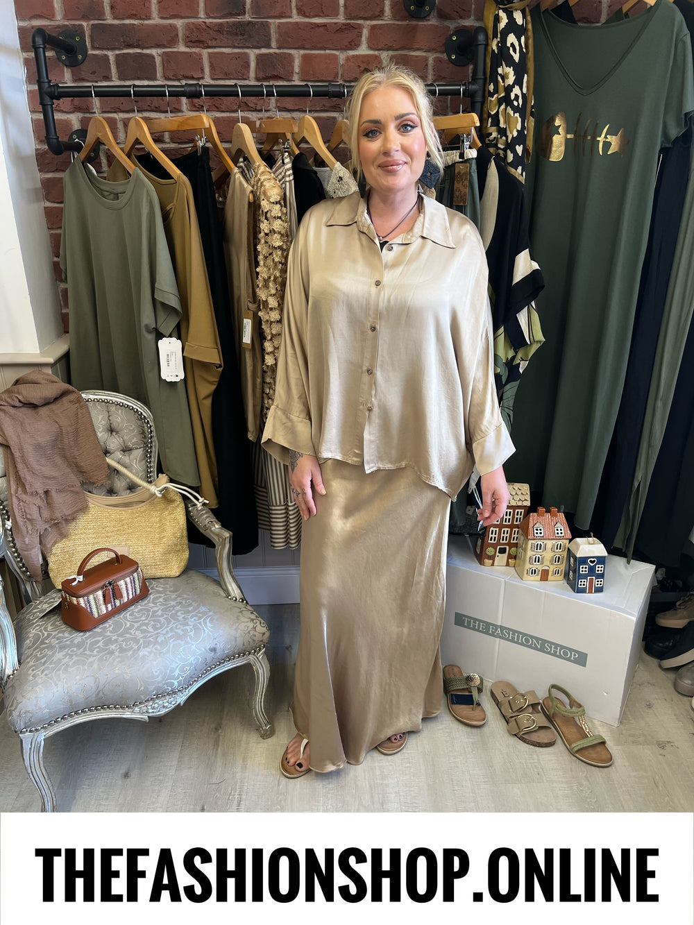 Remi gold sateen blouse 12-18