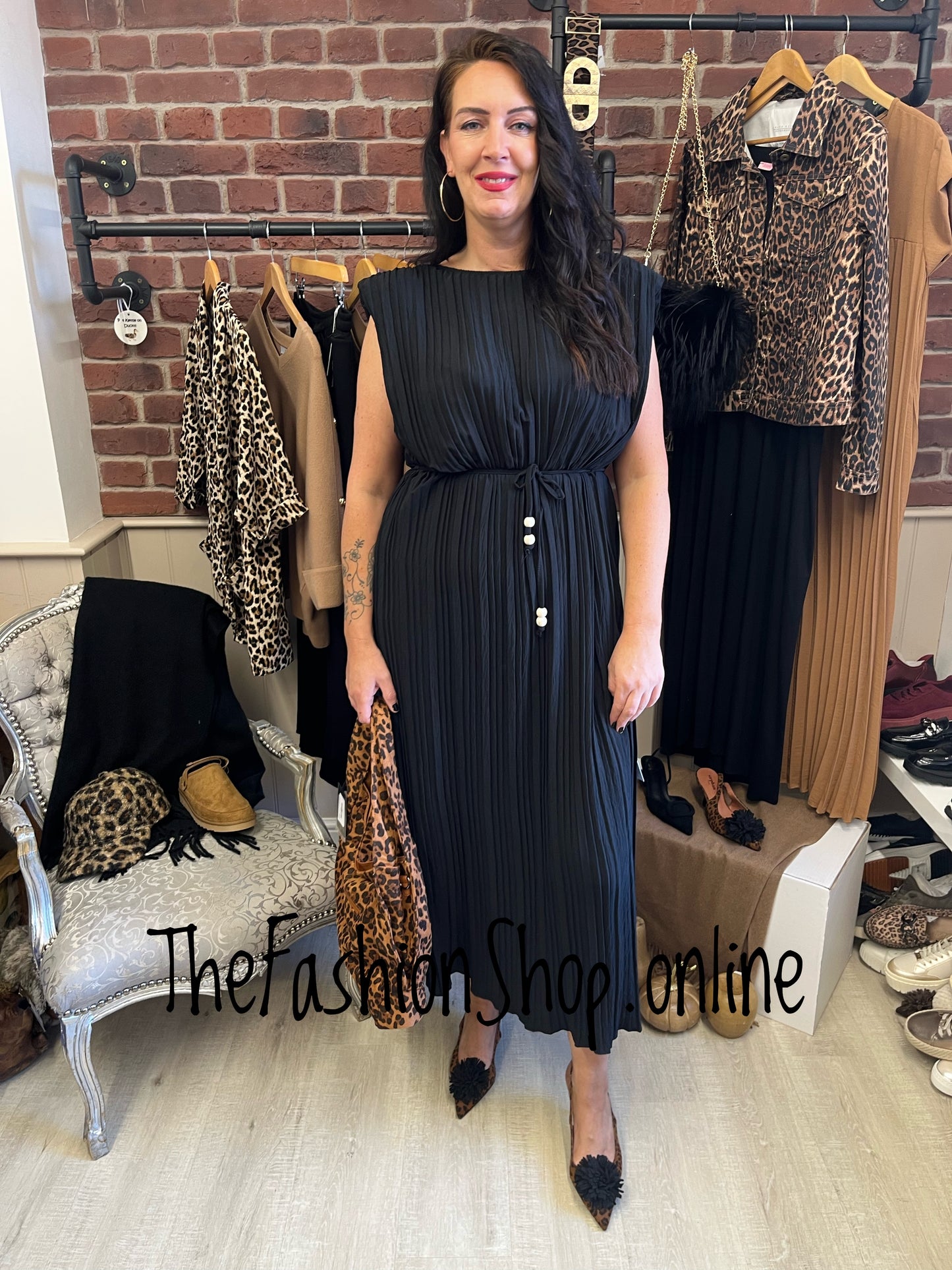 Sophie black pleated dress 10-18