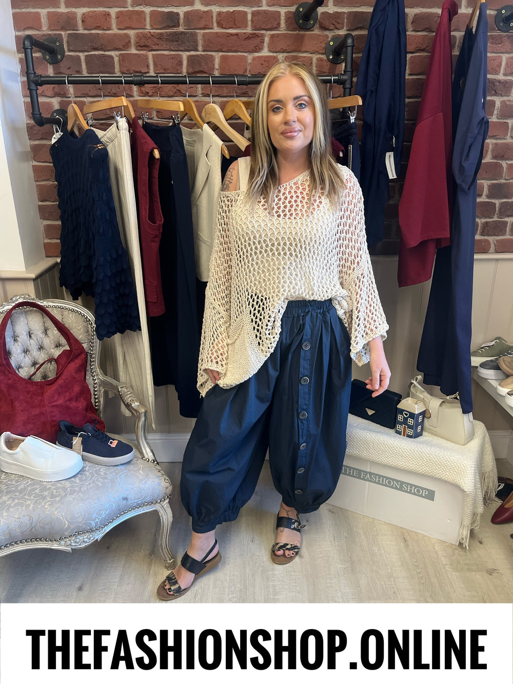 Gina navy cropped button trousers 8-16