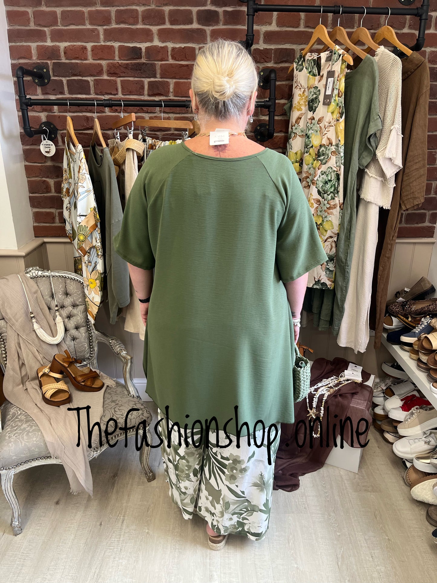 Clarissa Khaki crinkle top 18-24