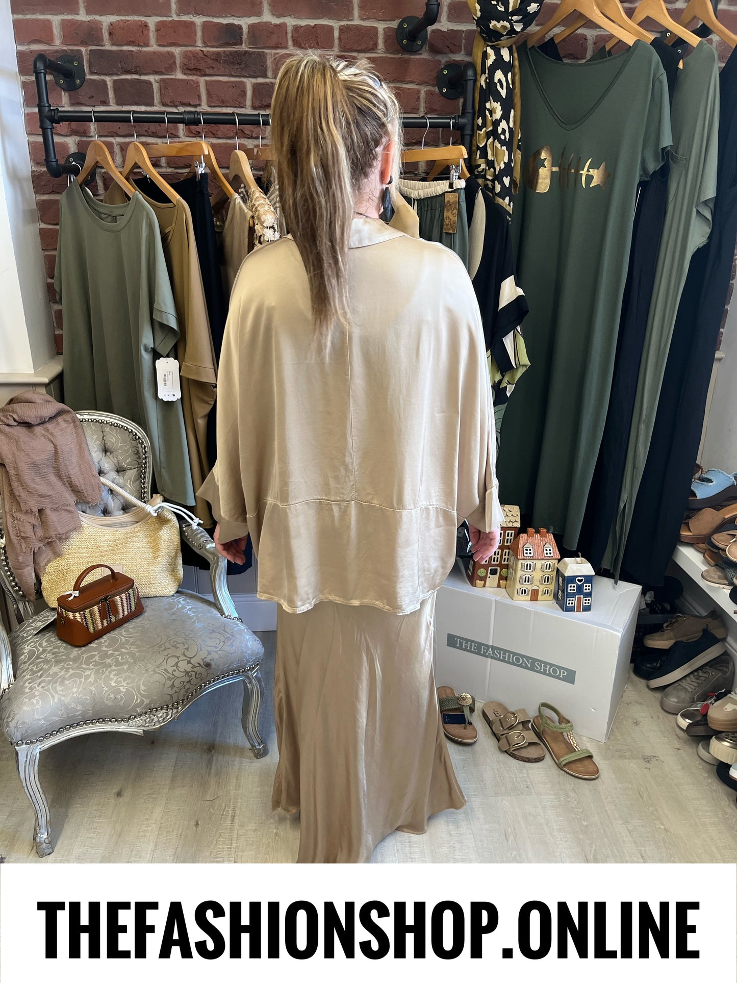 Remi gold sateen blouse 12-18