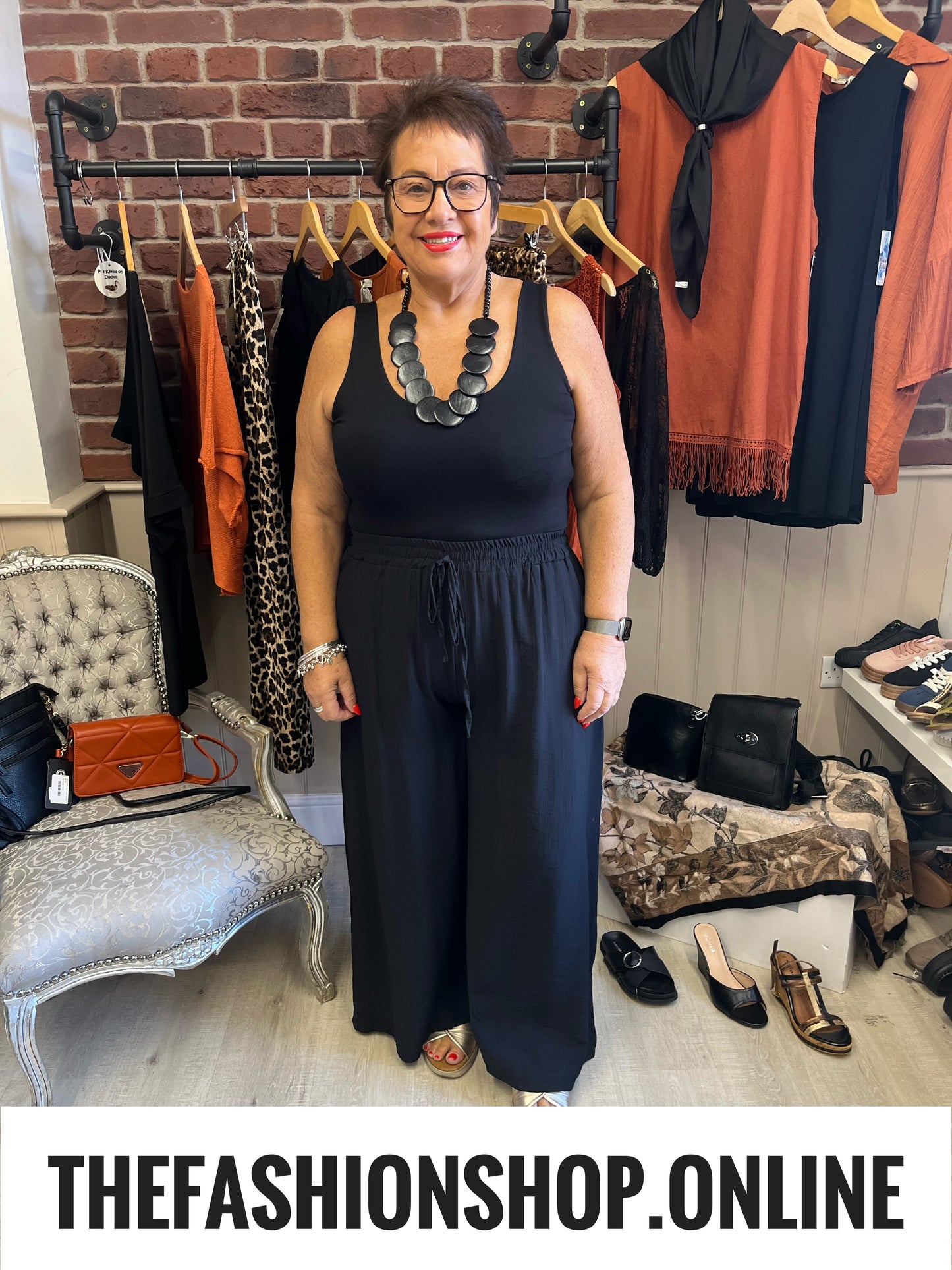Tammy black wide leg trousers 10-22