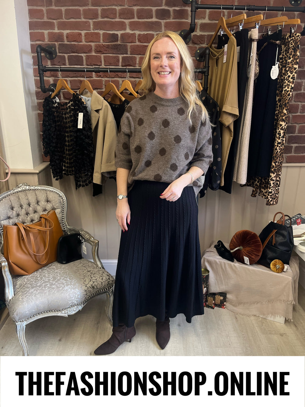 Annabelle black knitted A line skirt 10-16