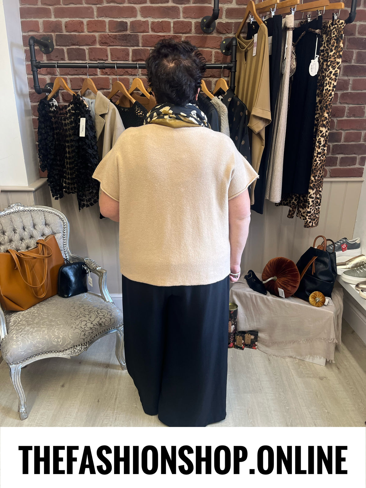Elsa Sand V neck knitted top 10-20