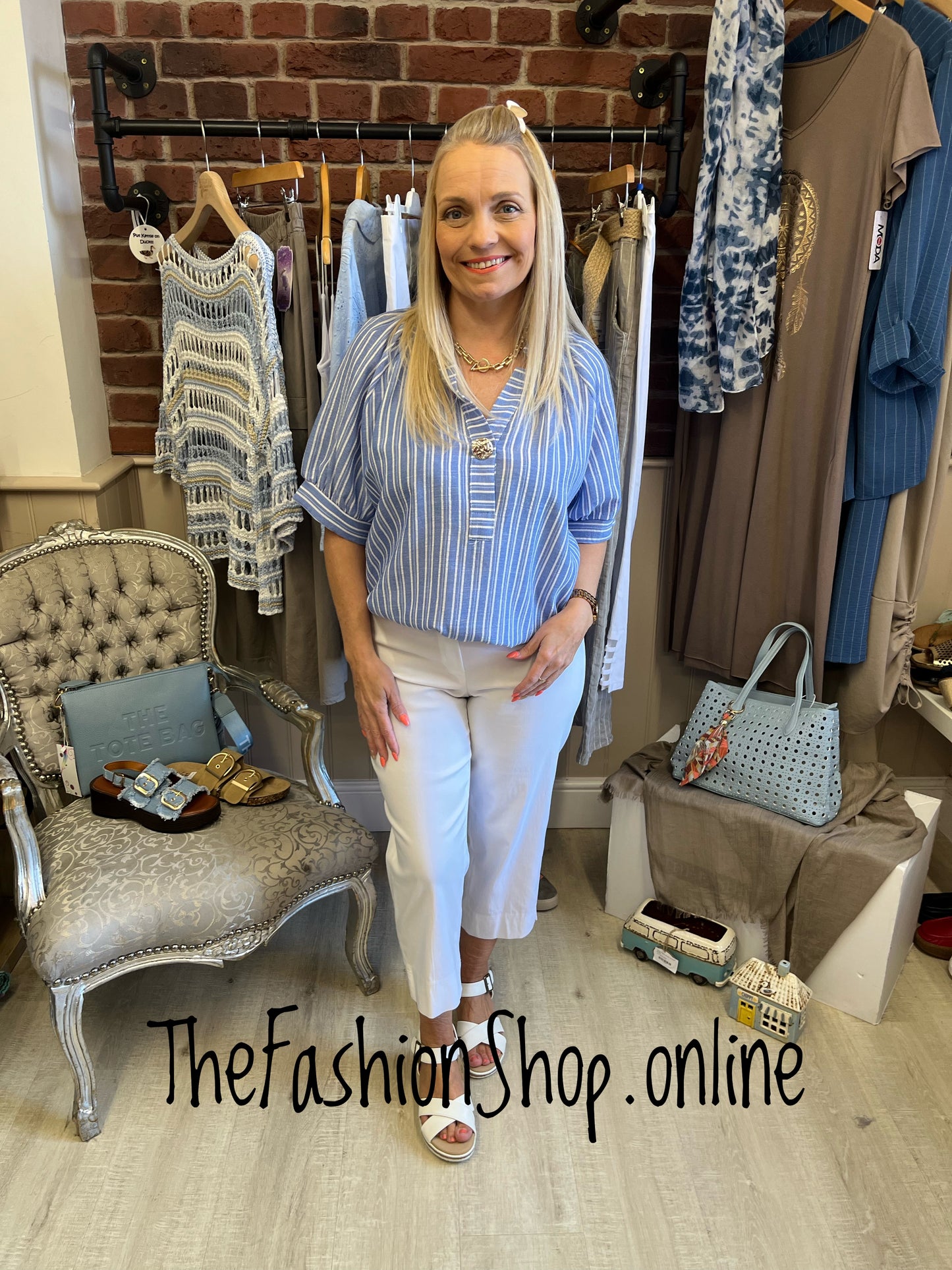 Jenna blue pinstripe top 10-16