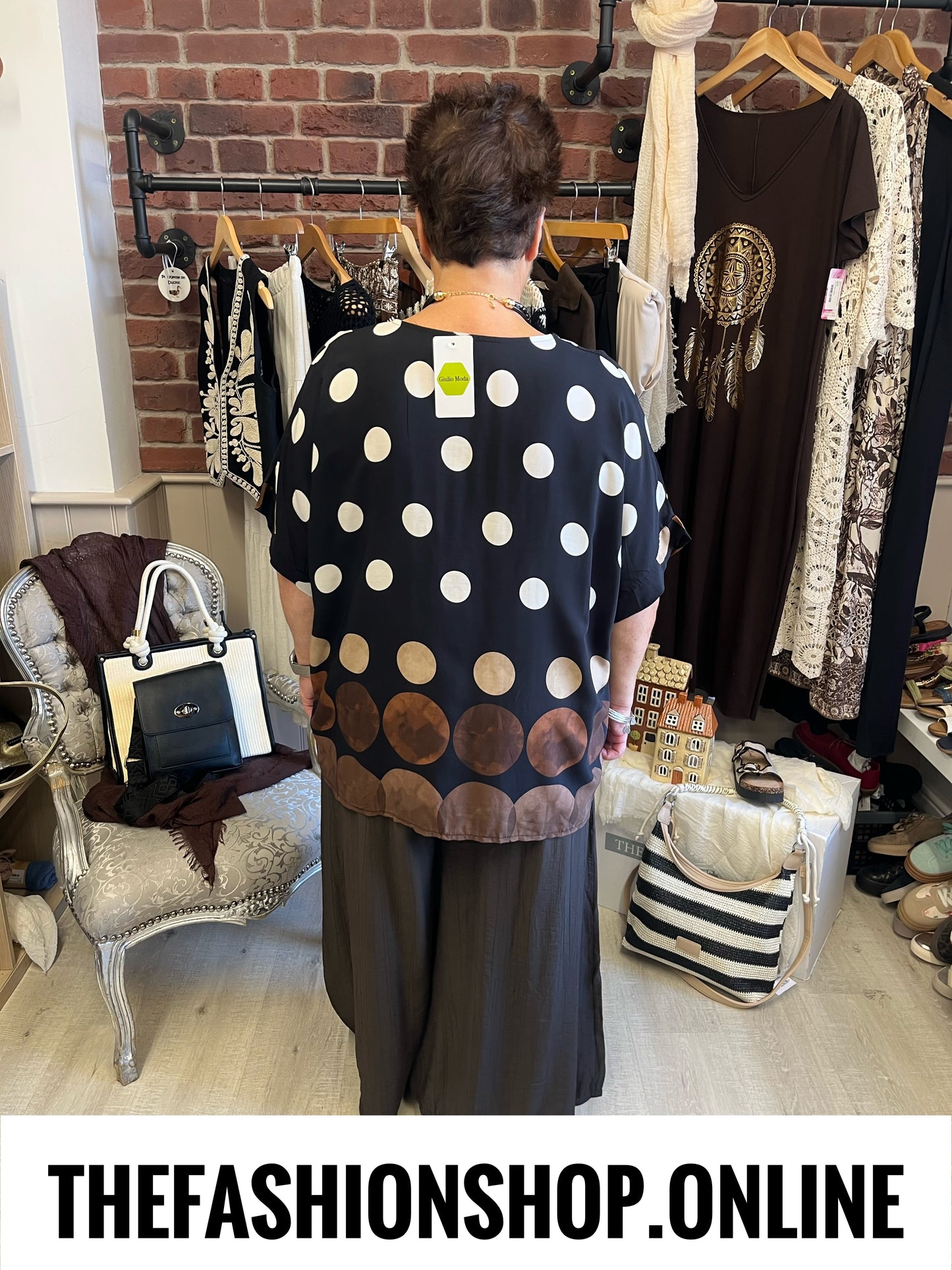 Stella black circles spot top 12-20