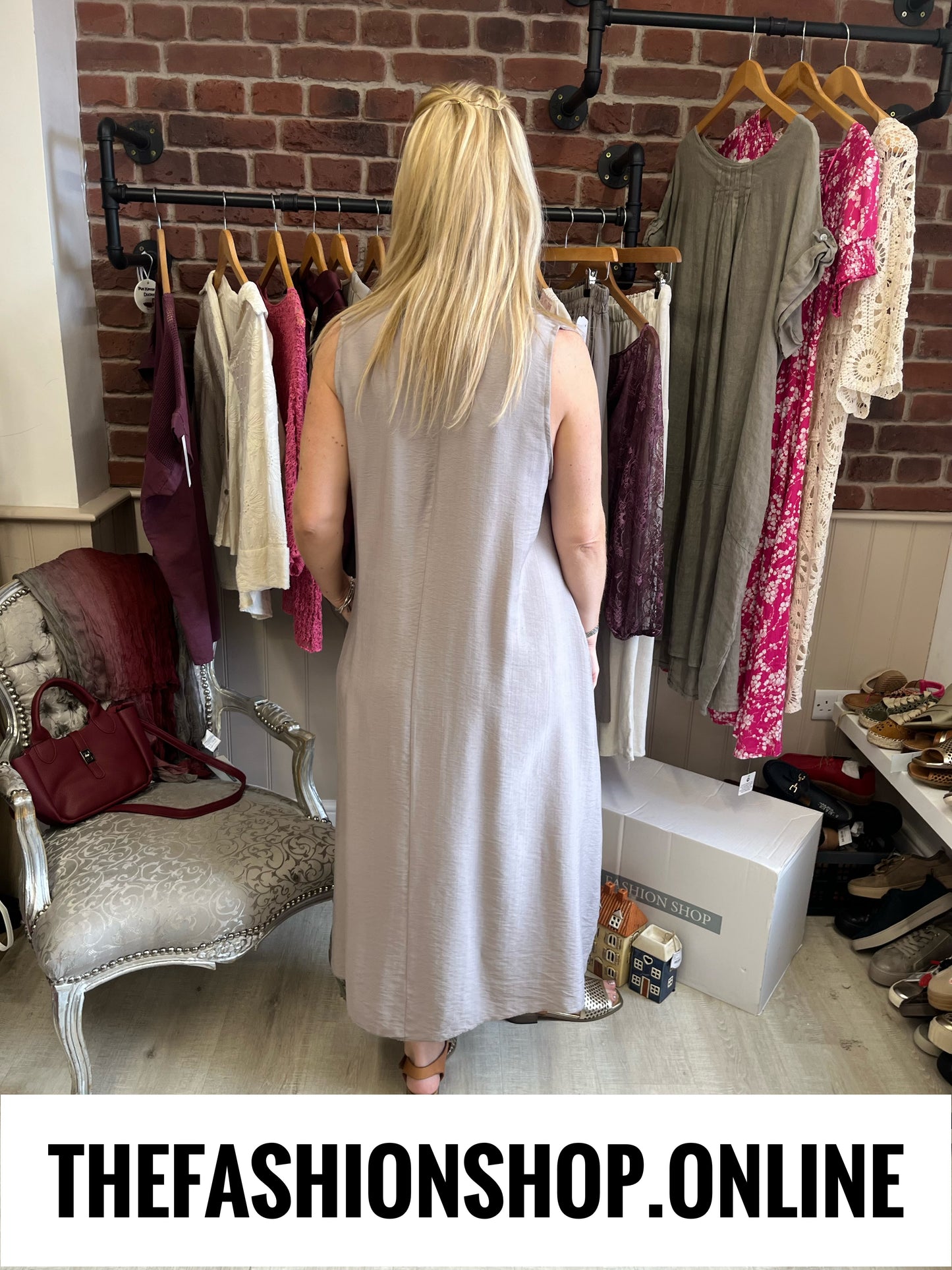 Annabelle mocha V neck dress 8-14