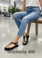 Elle black toe post sandals sizes 4-8 (37-41)