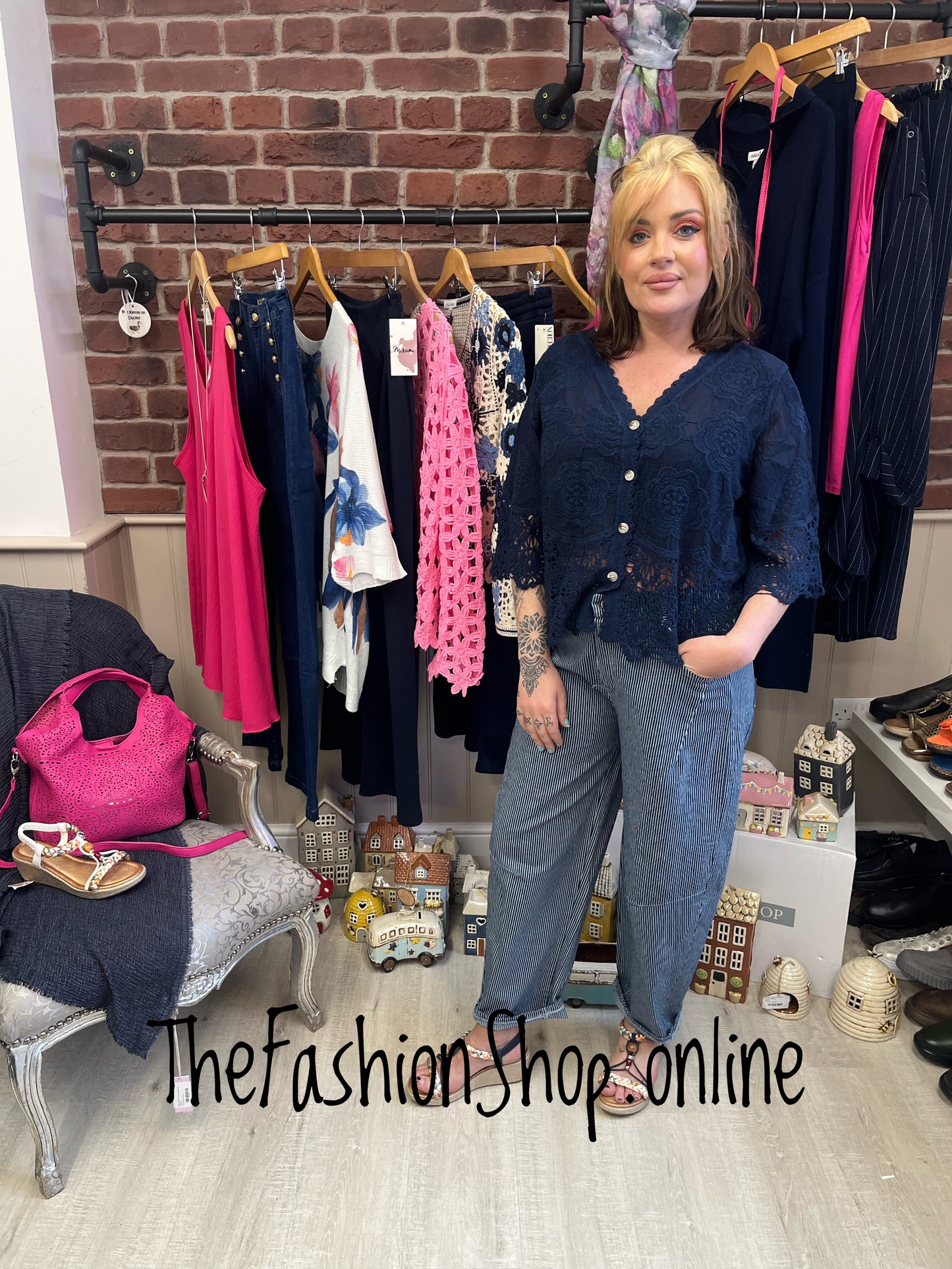 Sienna navy lace blouse 8-16