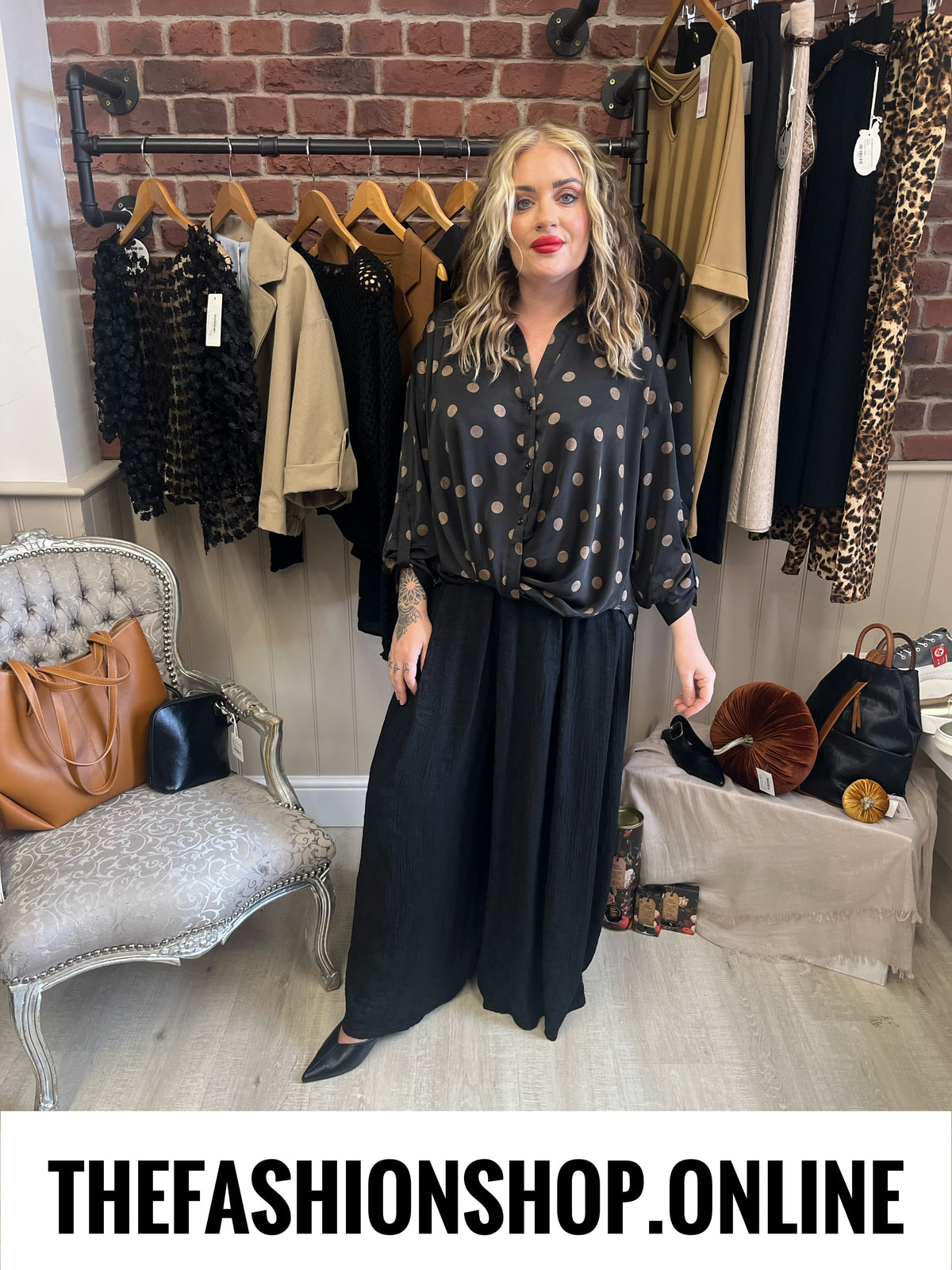 Lizzy black spot blouse 12-16