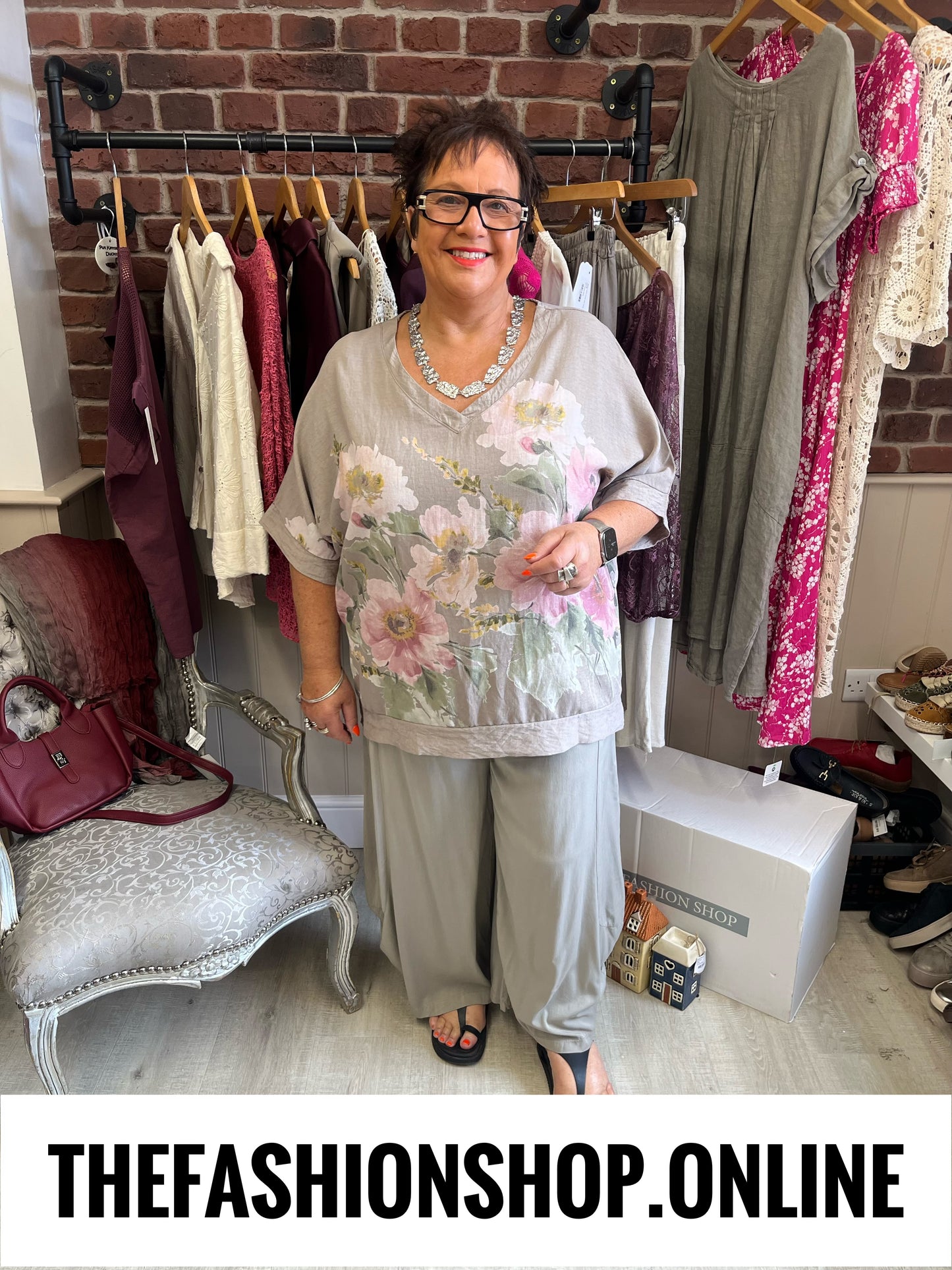 Paige mocha floral top 14-20