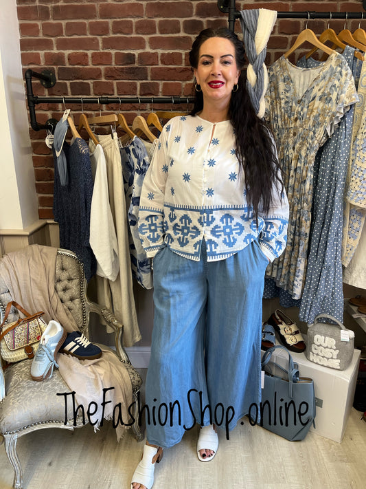 Bella blue and white embroidered blouse 10-12