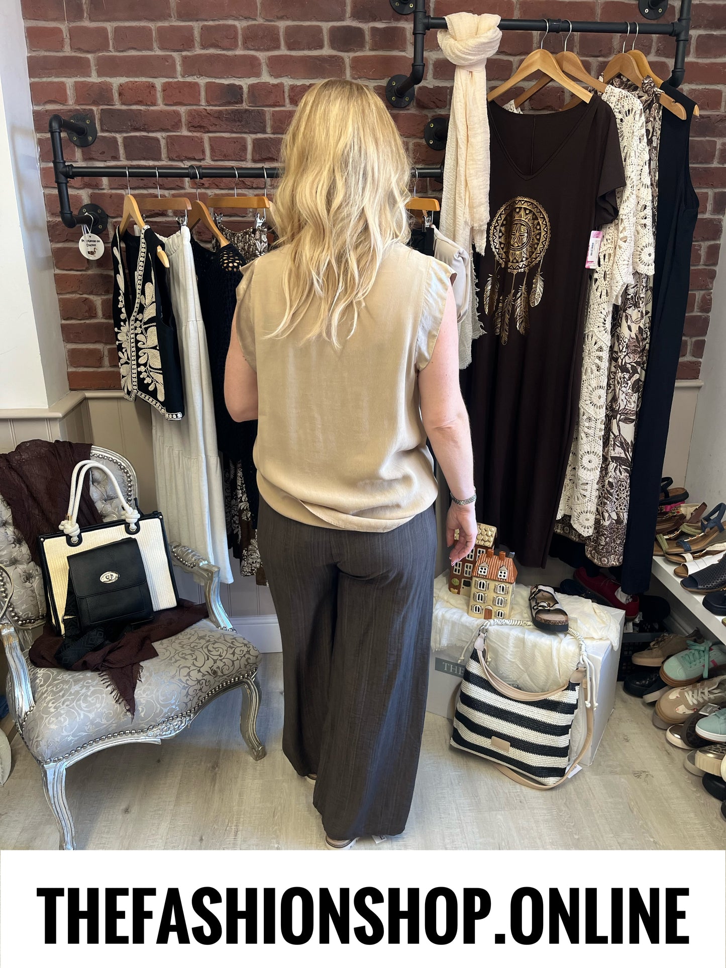 Nala sand V neck top 10-14