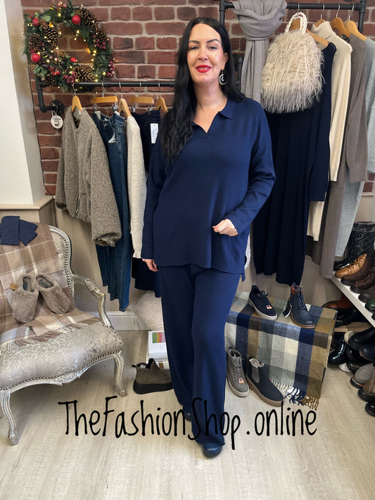 Lara navy co-ord set sizes 10-16 and 16-20