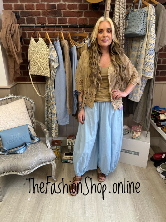 Diana light blue cropped trousers 10-16