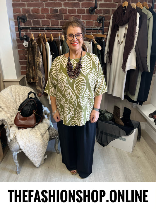 Nancy olive leaf print button top 14-20