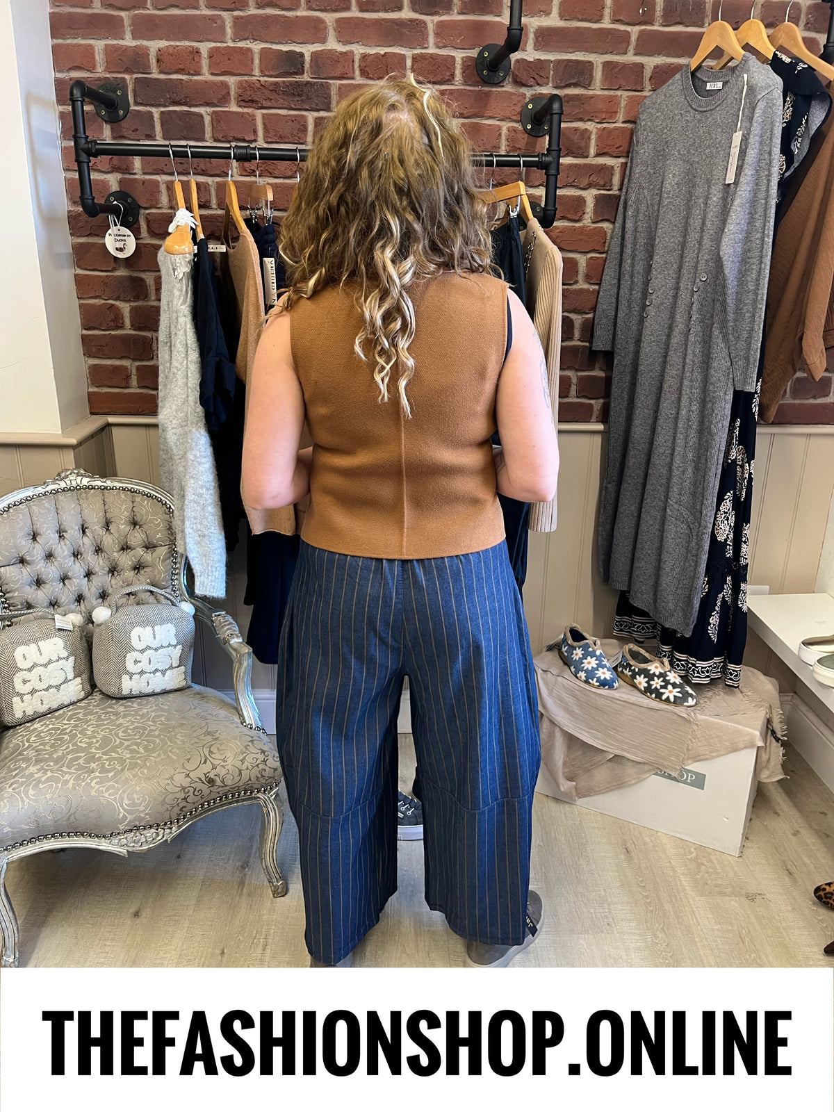 Jayda navy pinstriped barrel leg trousers 8-14