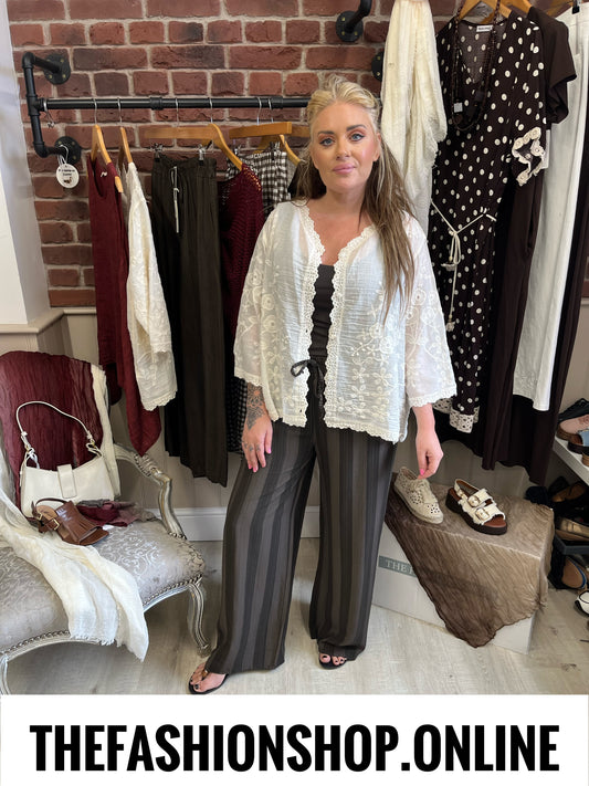 Alicia cream lace blouse 12-18