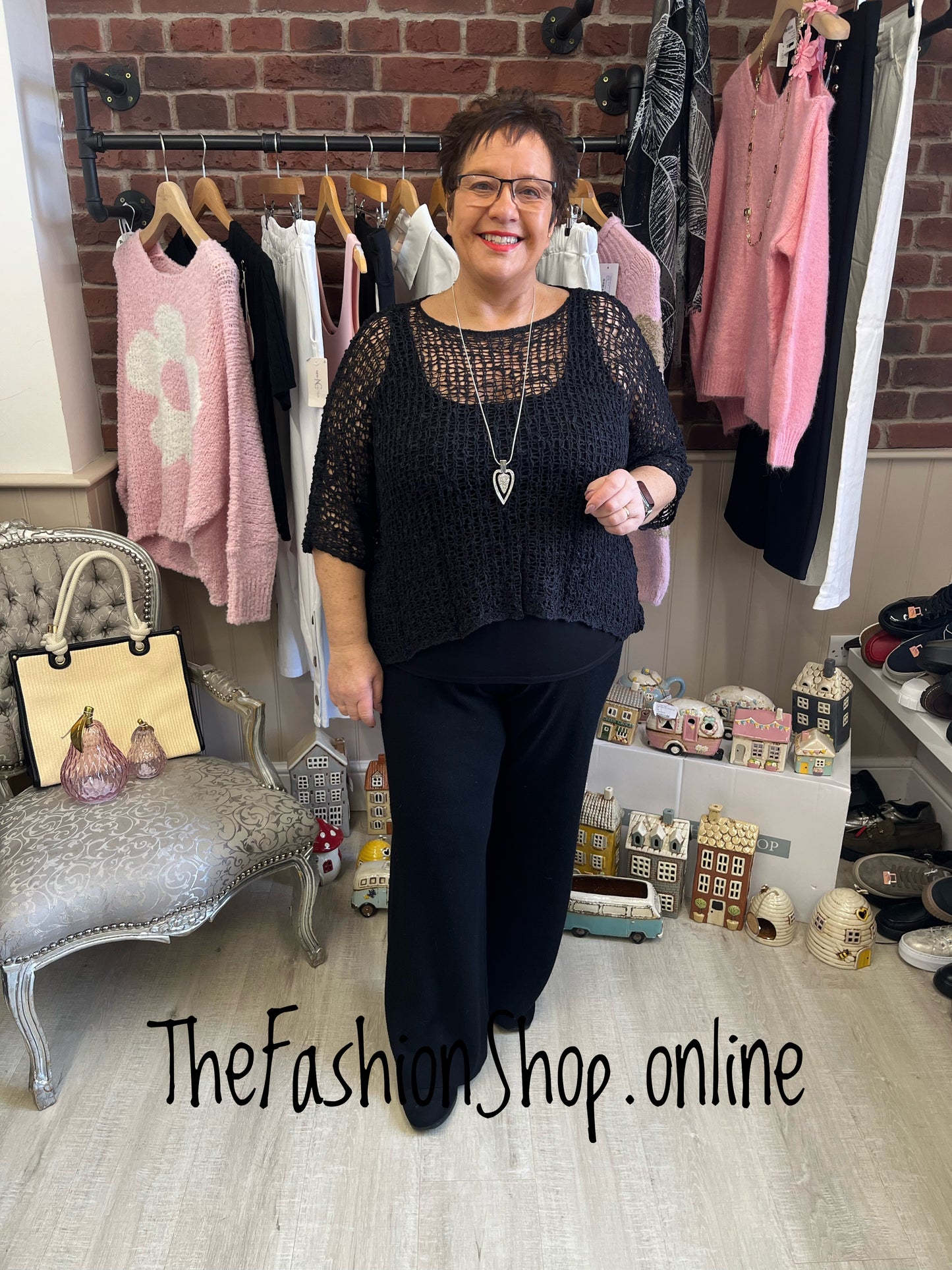 Black popcorn open knit top 10-20