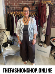 Aurora white daisy cardigan 10-18