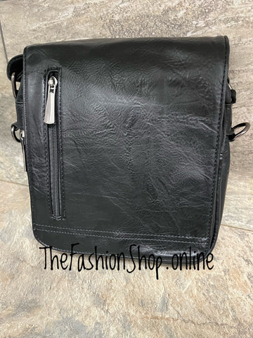 Willow Black messenger bag