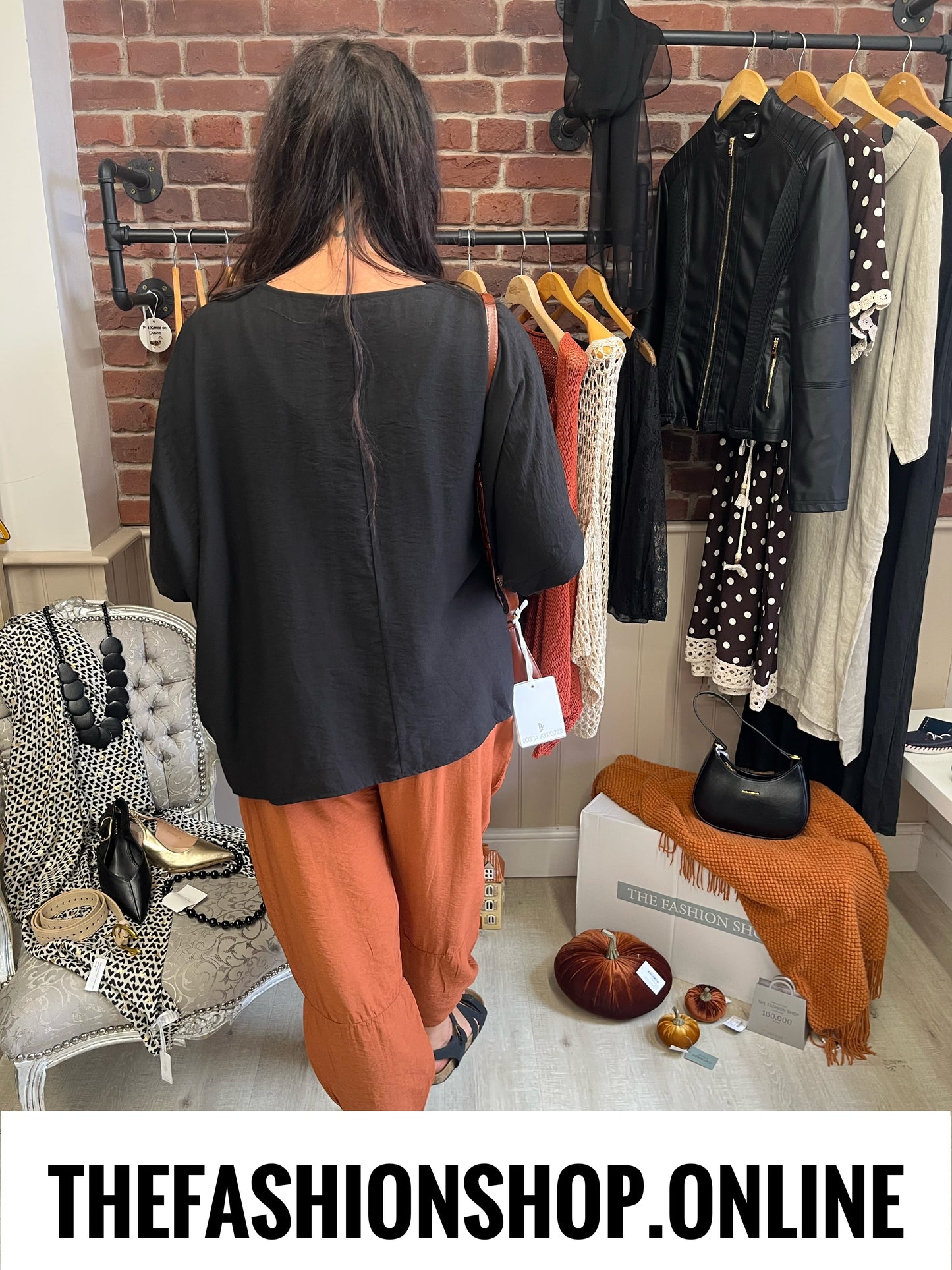 Moira black V neck top 18-24