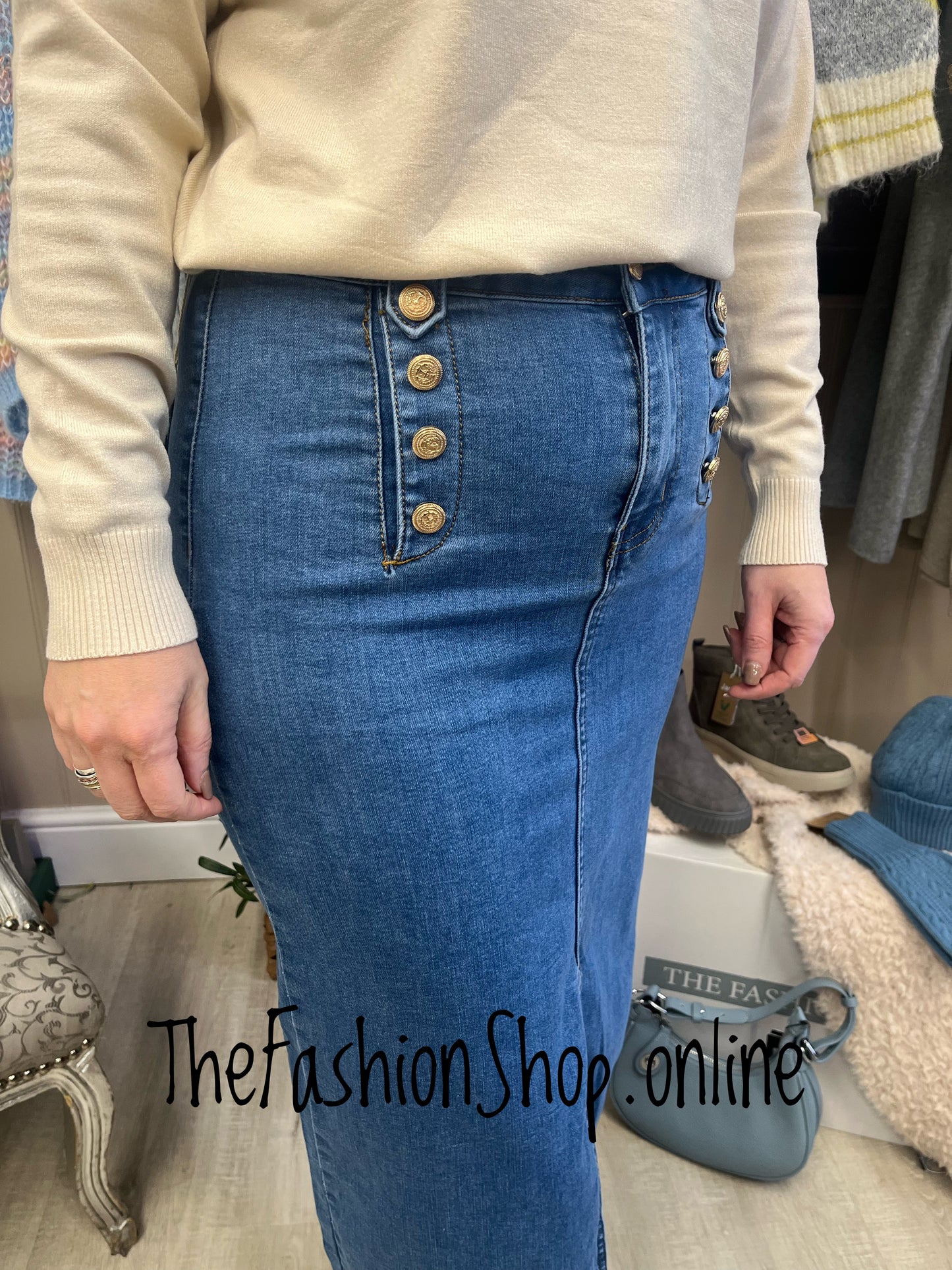 Freya denim button skirt sizes 8-16