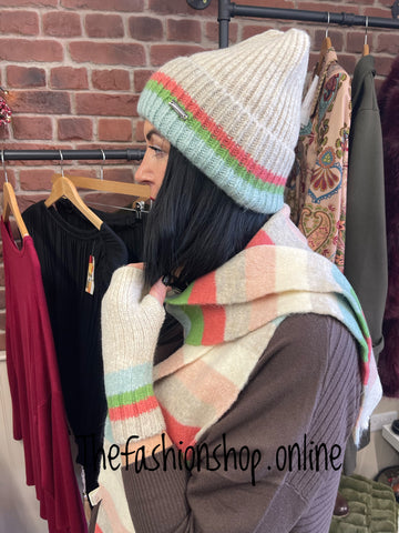 Red Cuckoo Hat Gloves And Scarf Set Pink