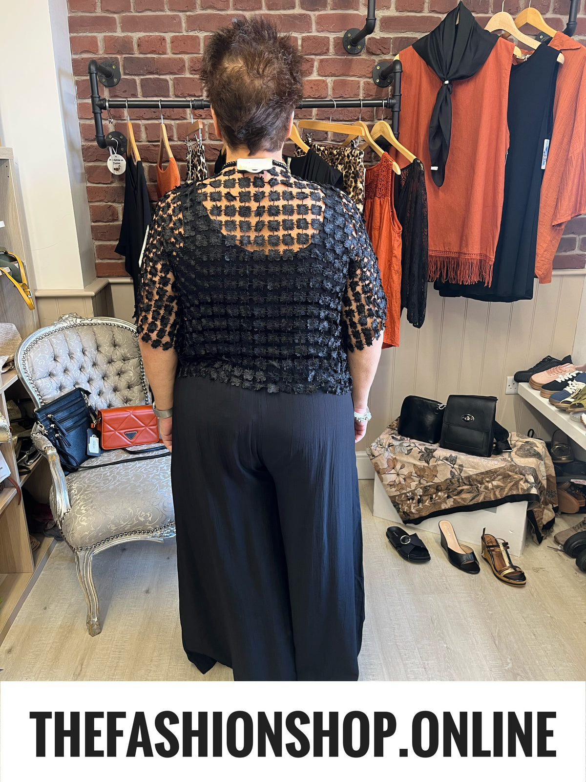 Aurora black daisy cardigan 10-18