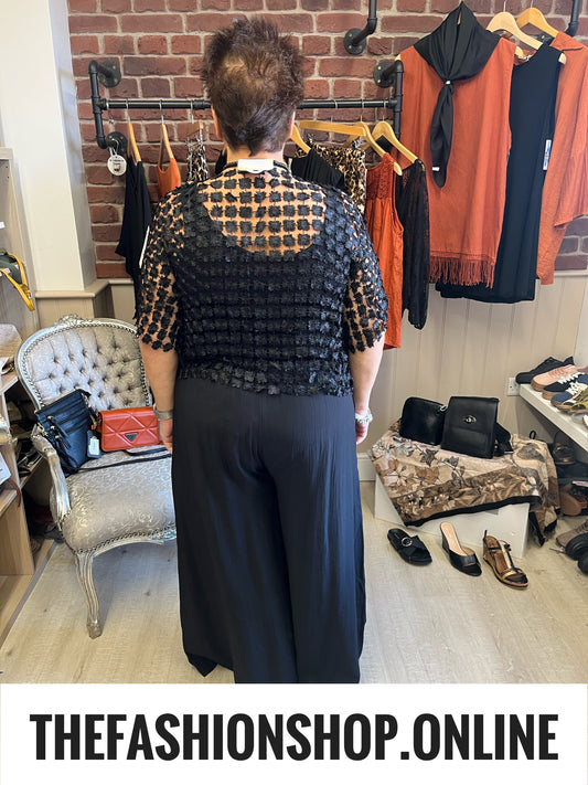Aurora black daisy cardigan 10-18