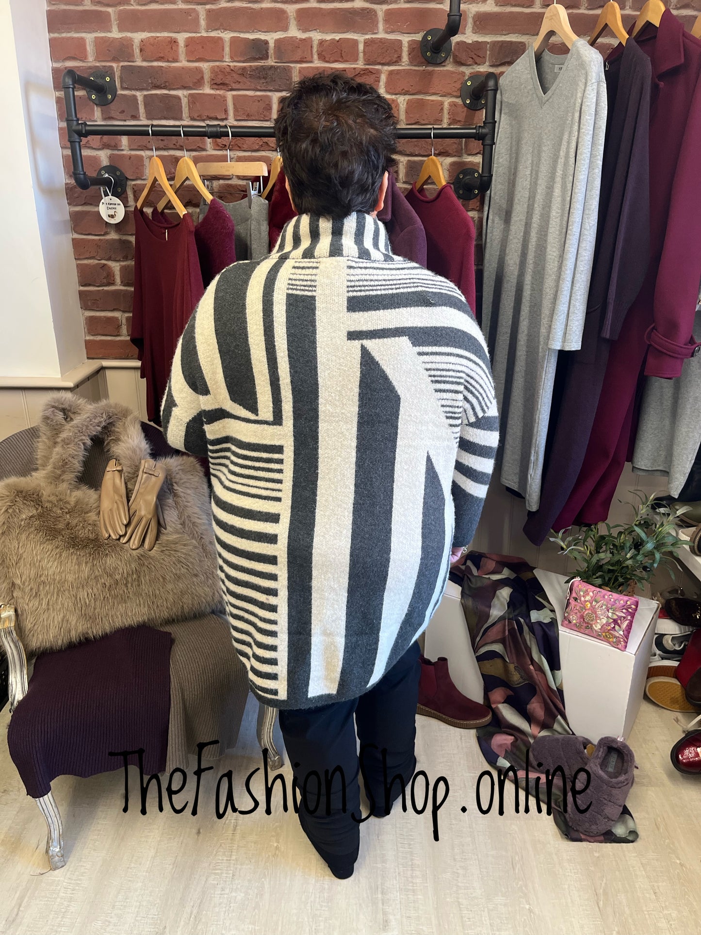 Sarah Tempest charcoal and cream high low jumper 12-22