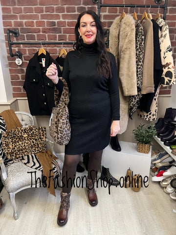 Charlotte black jumper dress 12-16