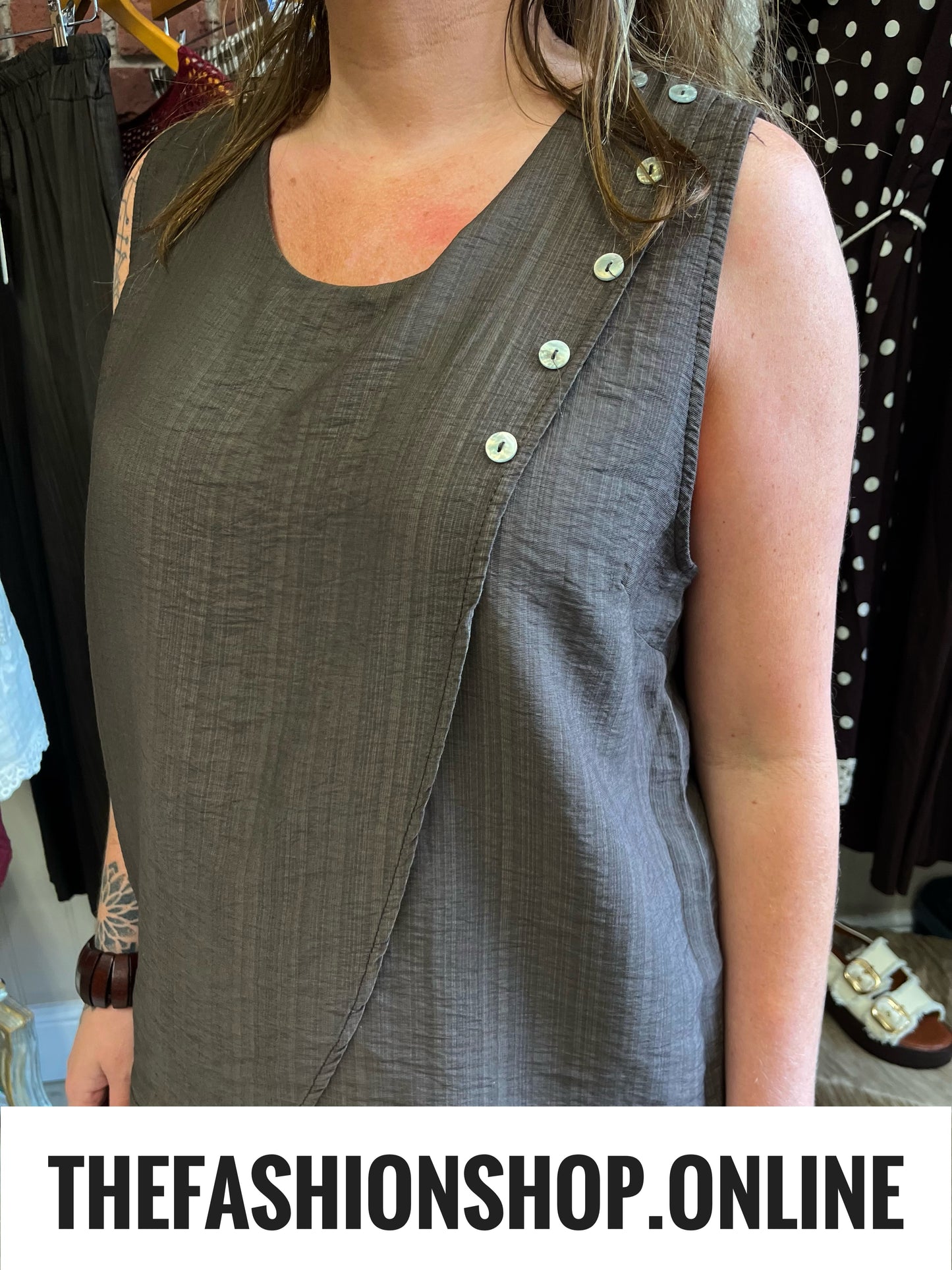 Zuri brown button top 8-14