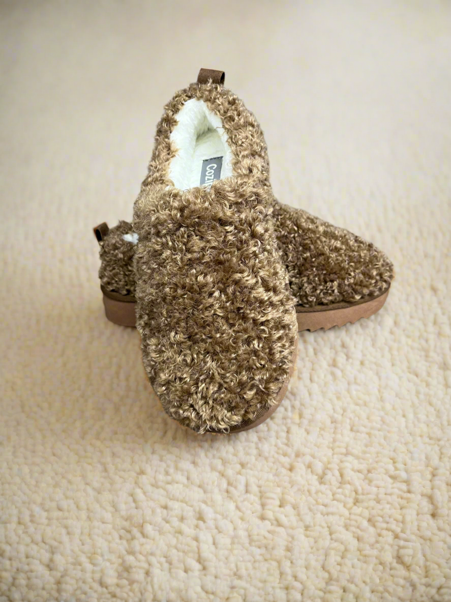Cozipawz brown faux fur slippers sizes 3-8