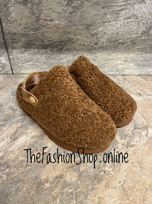 Lunar coffee Naples slippers sizes 4-8 (37-41)