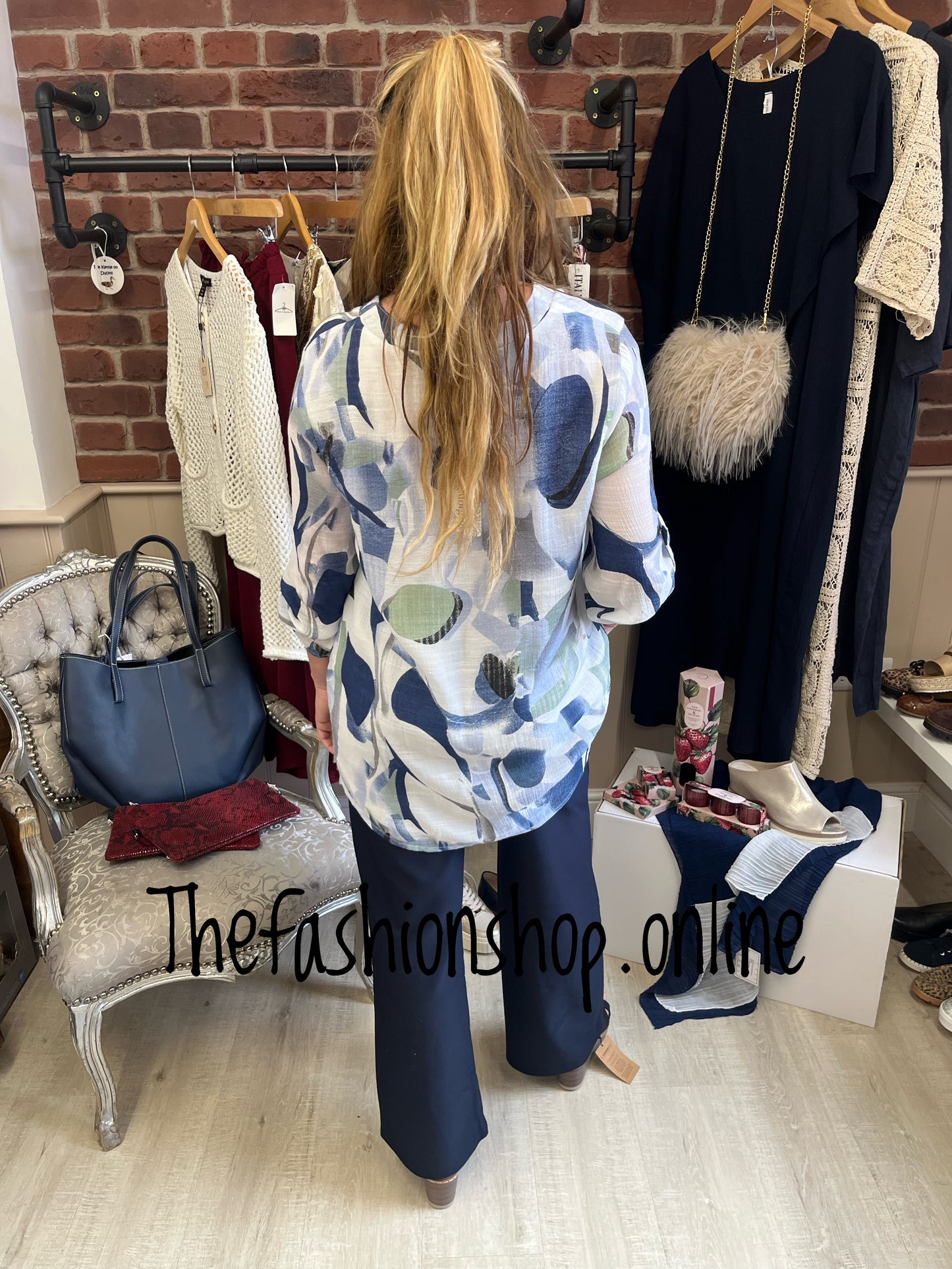 Stella Morgan blue abstract curved hem shirt sizes 8-16