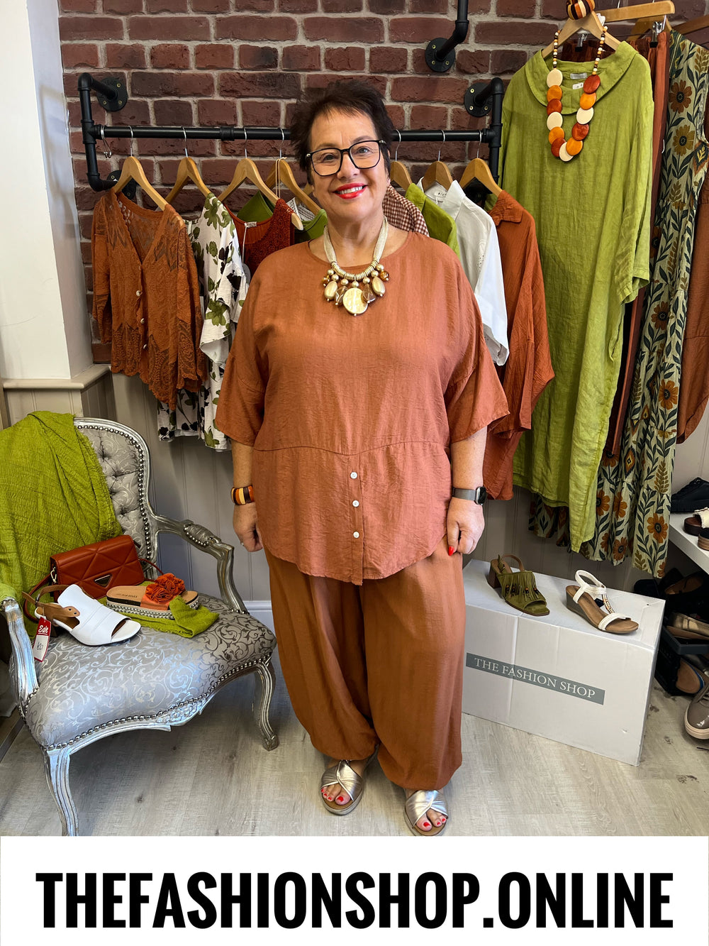 Nancy cinnamon button top 14-20