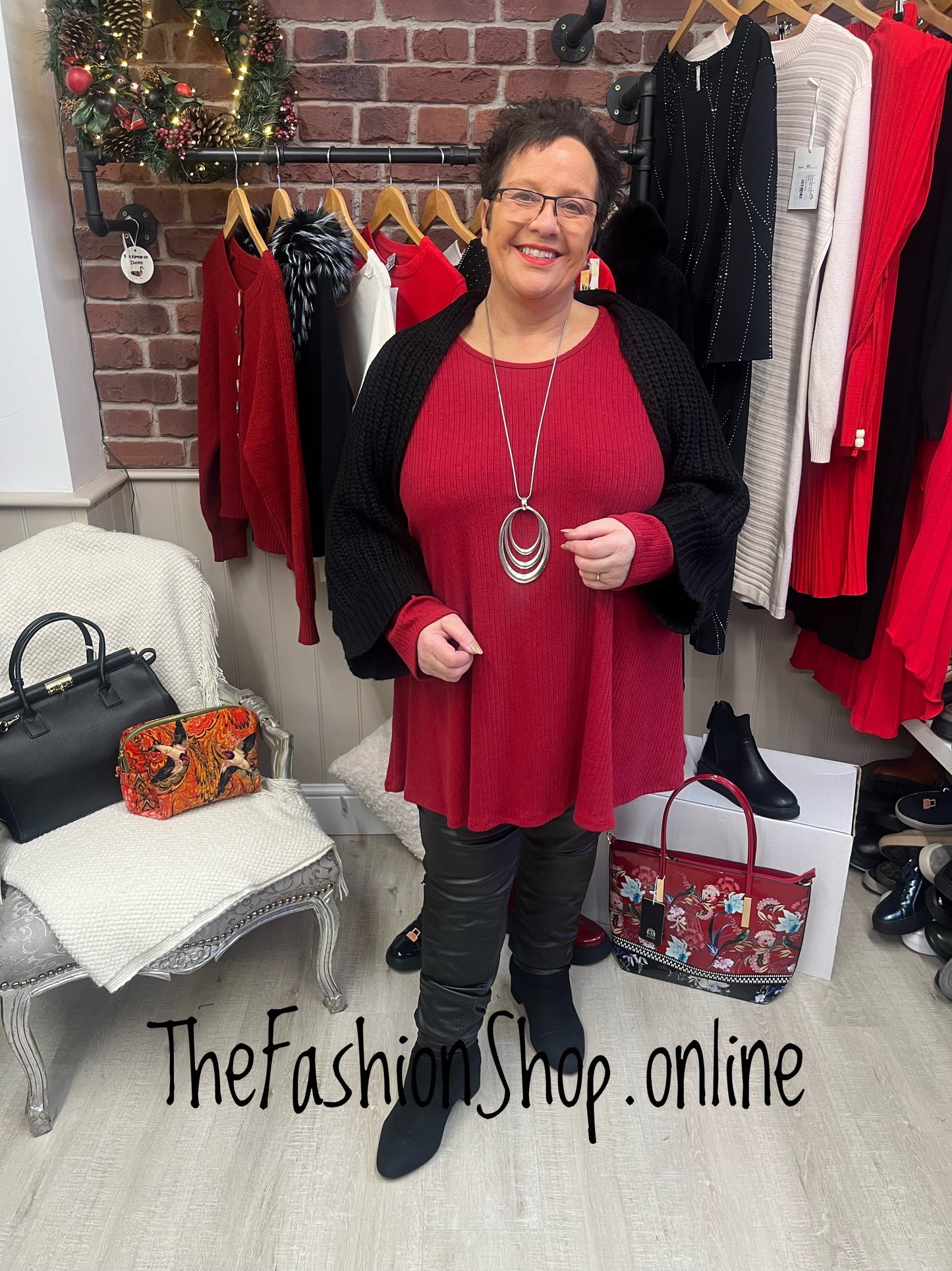 Black chunky knitted shrug - free size