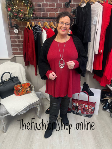 Black chunky knitted shrug - free size