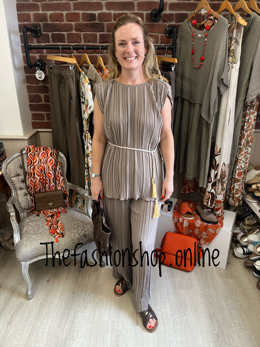 Hermione taupe pleated trouser set 10-18