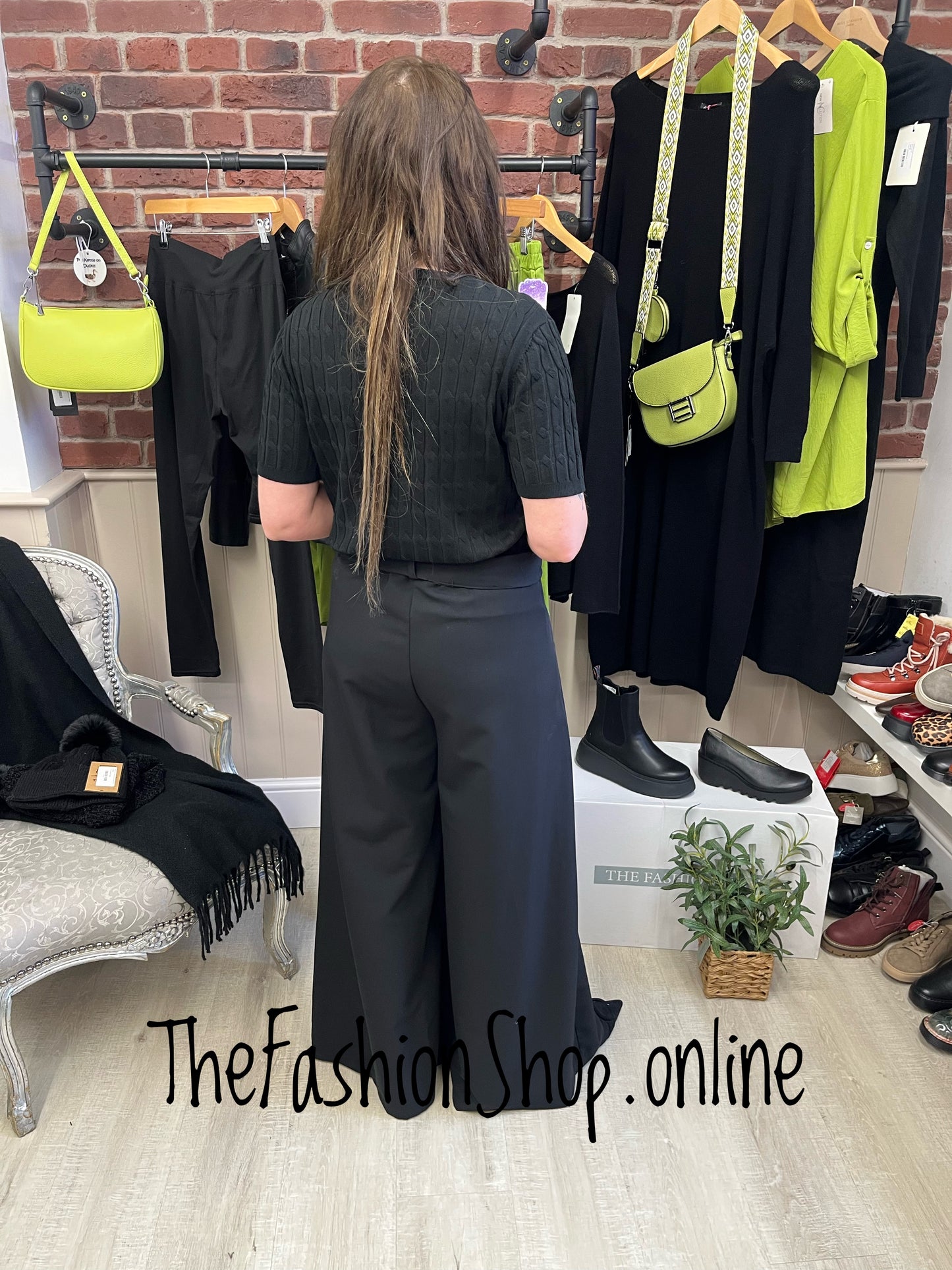 Bella black cable knit top 8-16