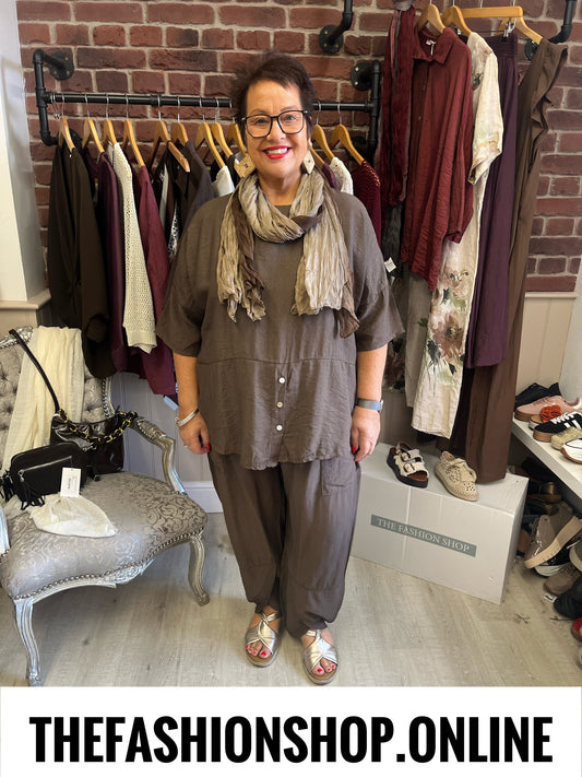 Nancy brown button top 14-20