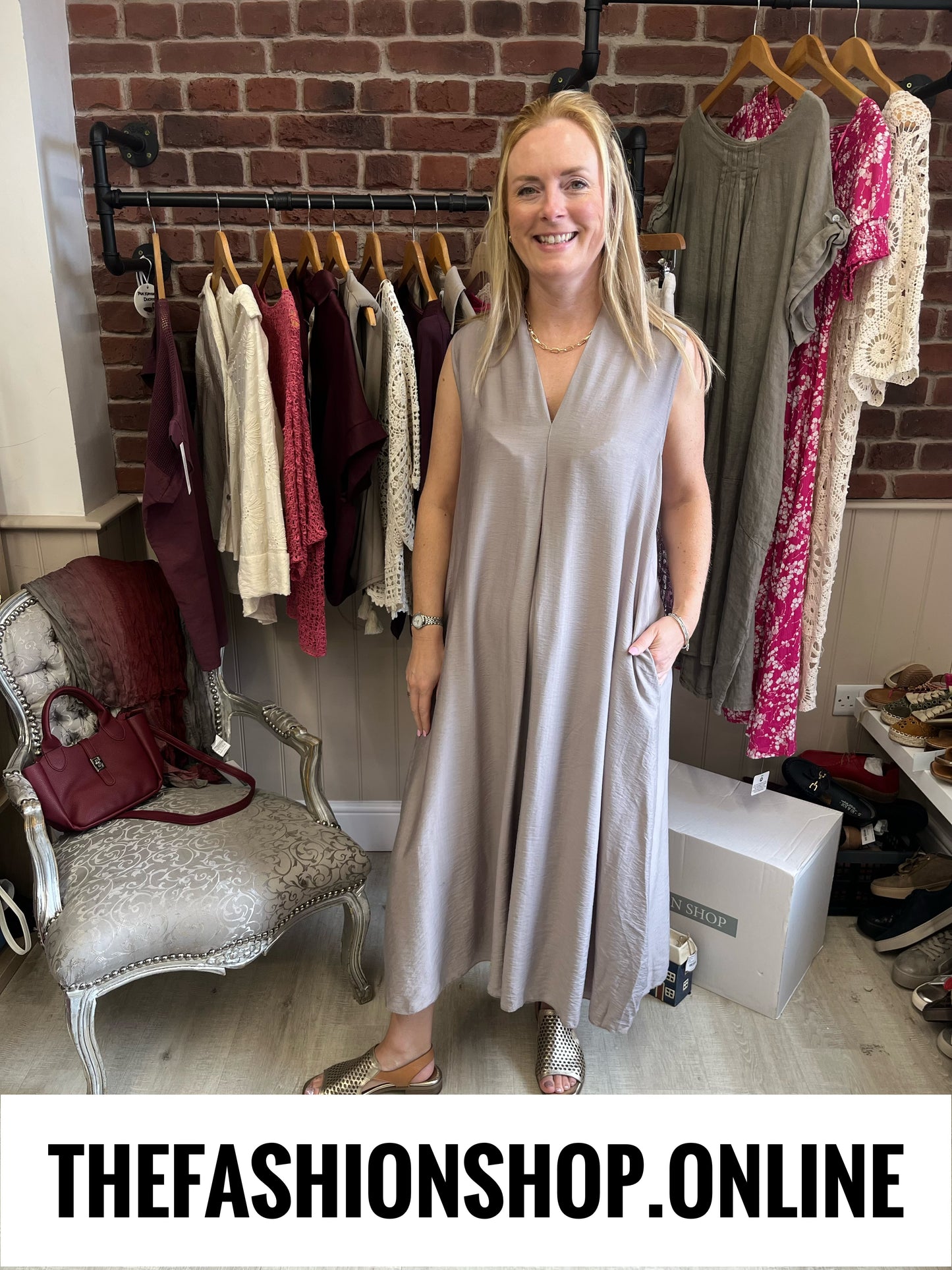 Annabelle mocha V neck dress 8-14