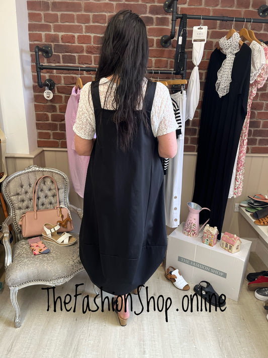 Saskia black pinafore dress 12-18