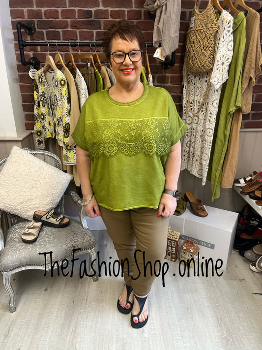 Amber lime lace detail top 14-20