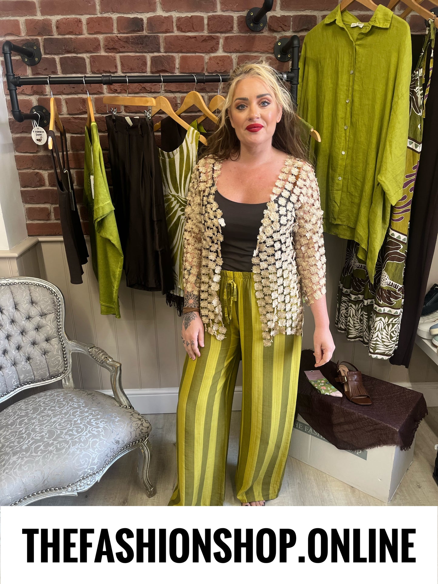 Aurora gold daisy cardigan 10-18