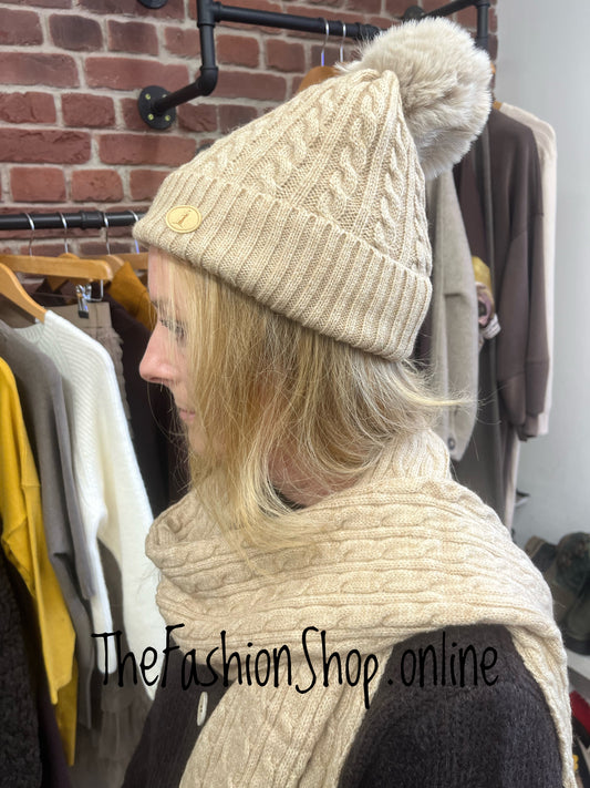 Huddys Cable Scarf and Hat Gift Set in Beige