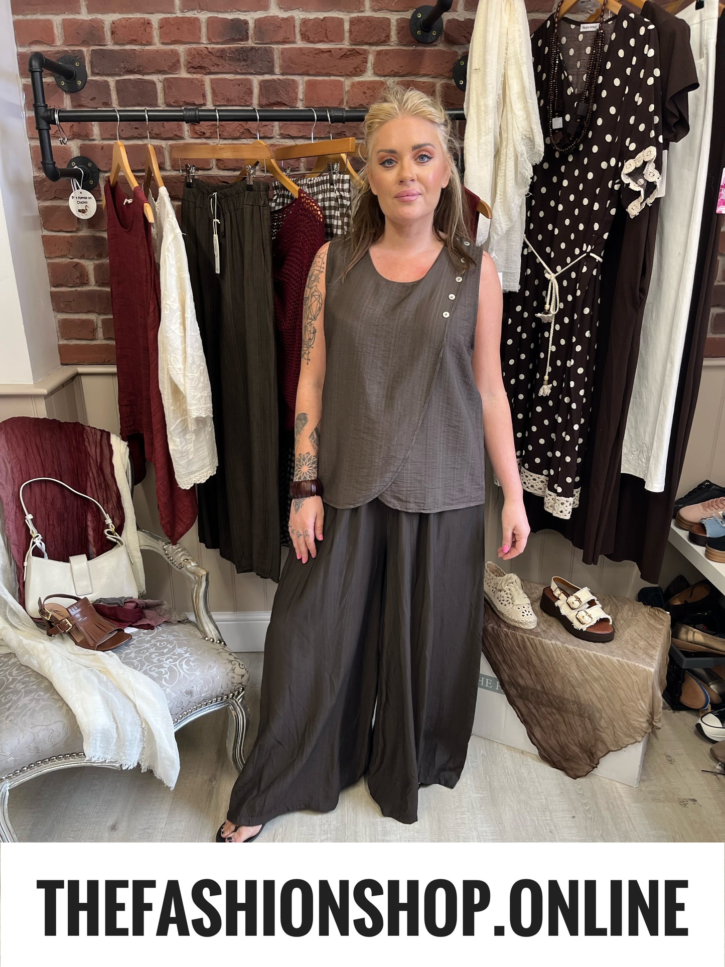 Zuri brown button top 8-14