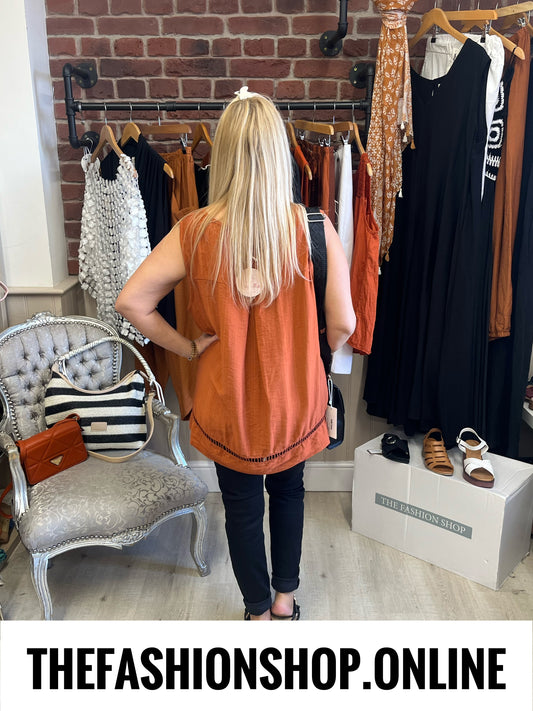 Abbie cinnamon ladder hem top 10-16