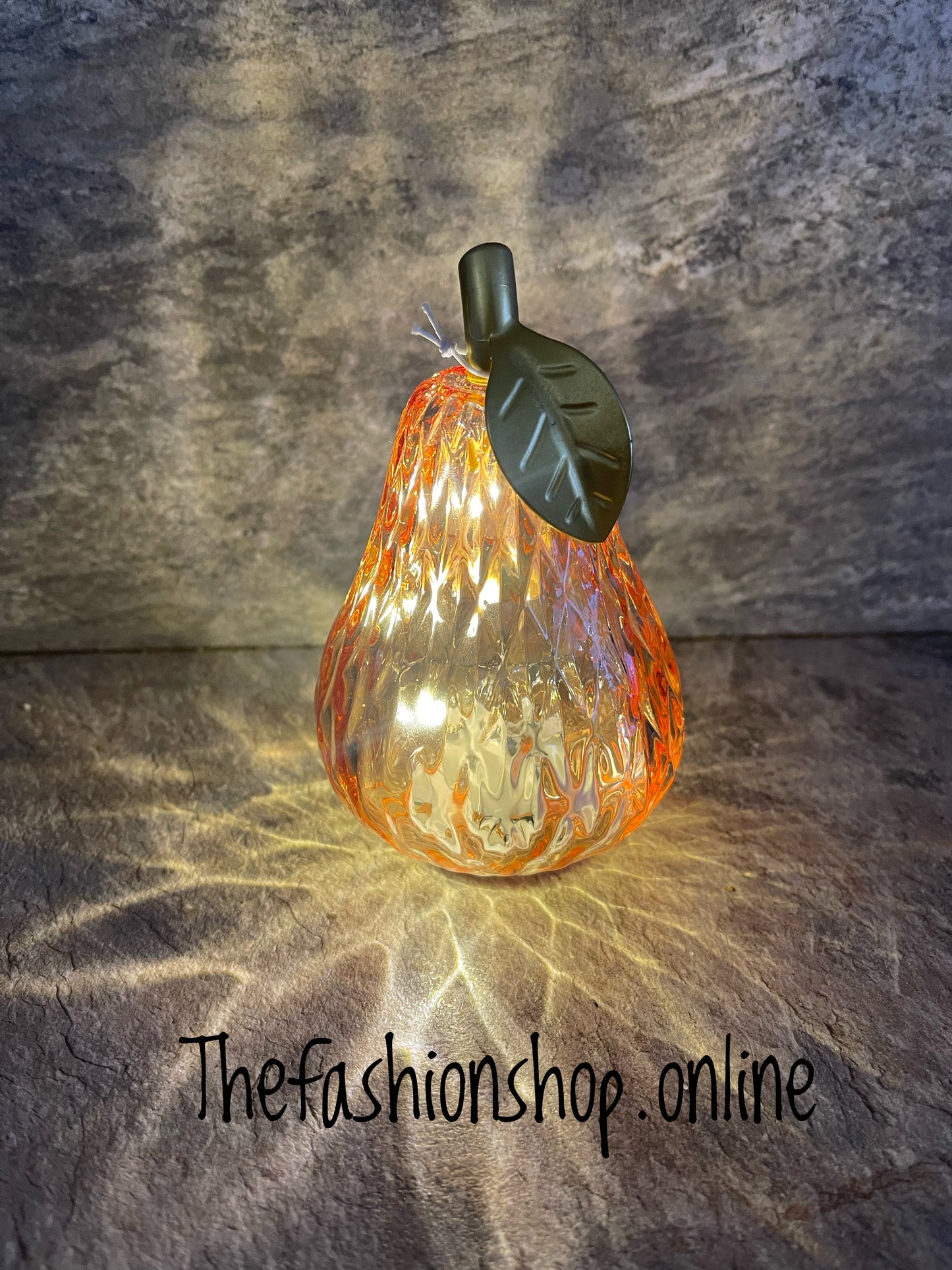 Diamond cut LED small pear in amber